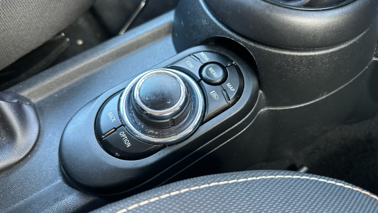 MINI Hatchback 1.5 Cooper Classic 3dr Petrol Hatchback